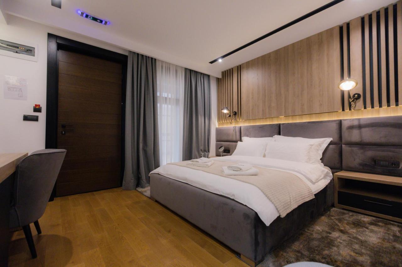 Hotel Borneo Pancevo Exterior photo
