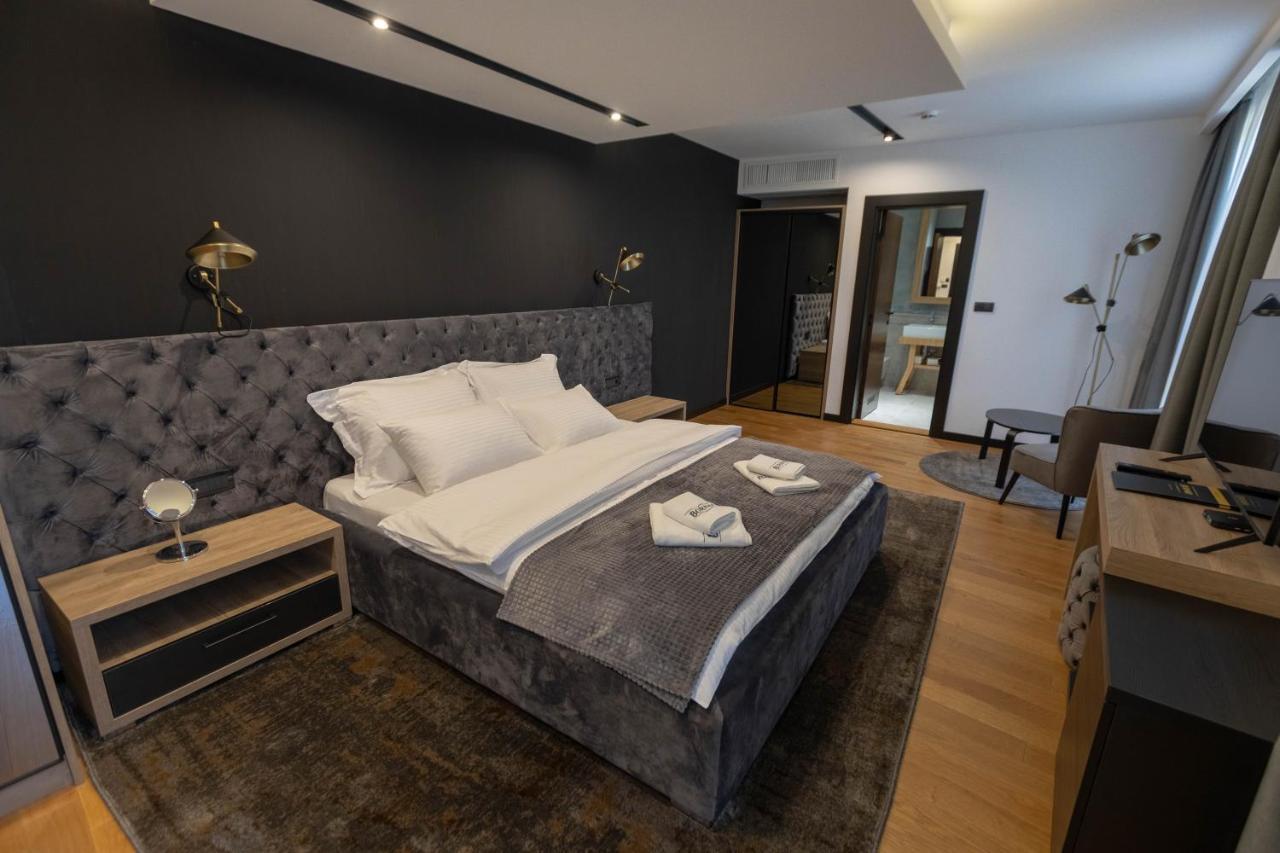 Hotel Borneo Pancevo Exterior photo